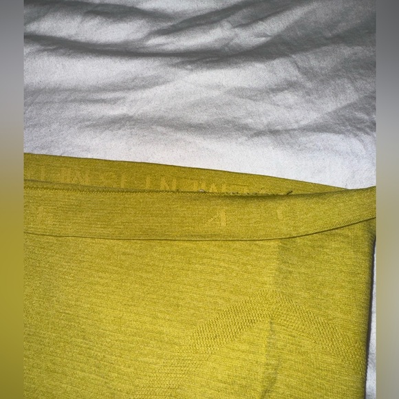 Yellow Lululemon Swiftly Tech Racerback Tank Top! Size 4 - Picture 3 of 3